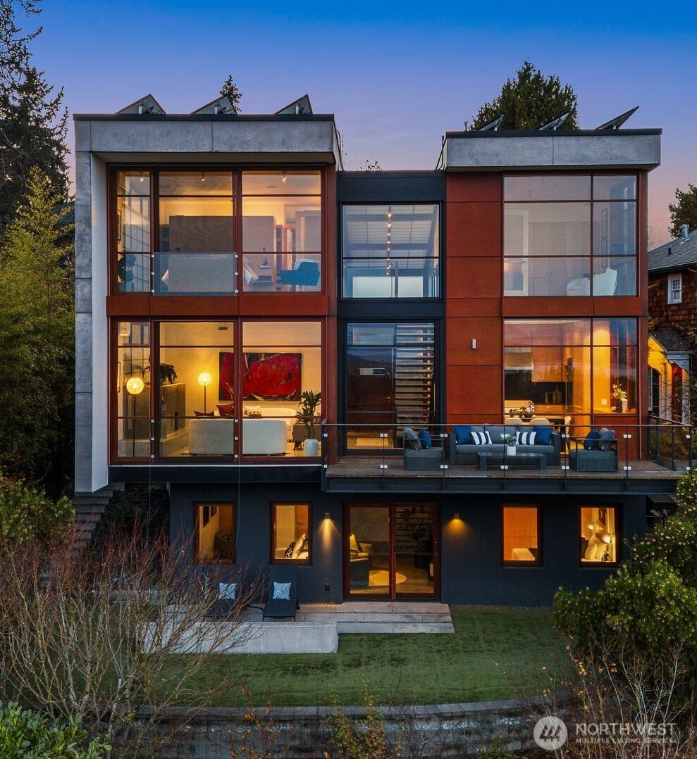 1527 East Howe Street Seattle, WA 98112 - Photo 2 of 40