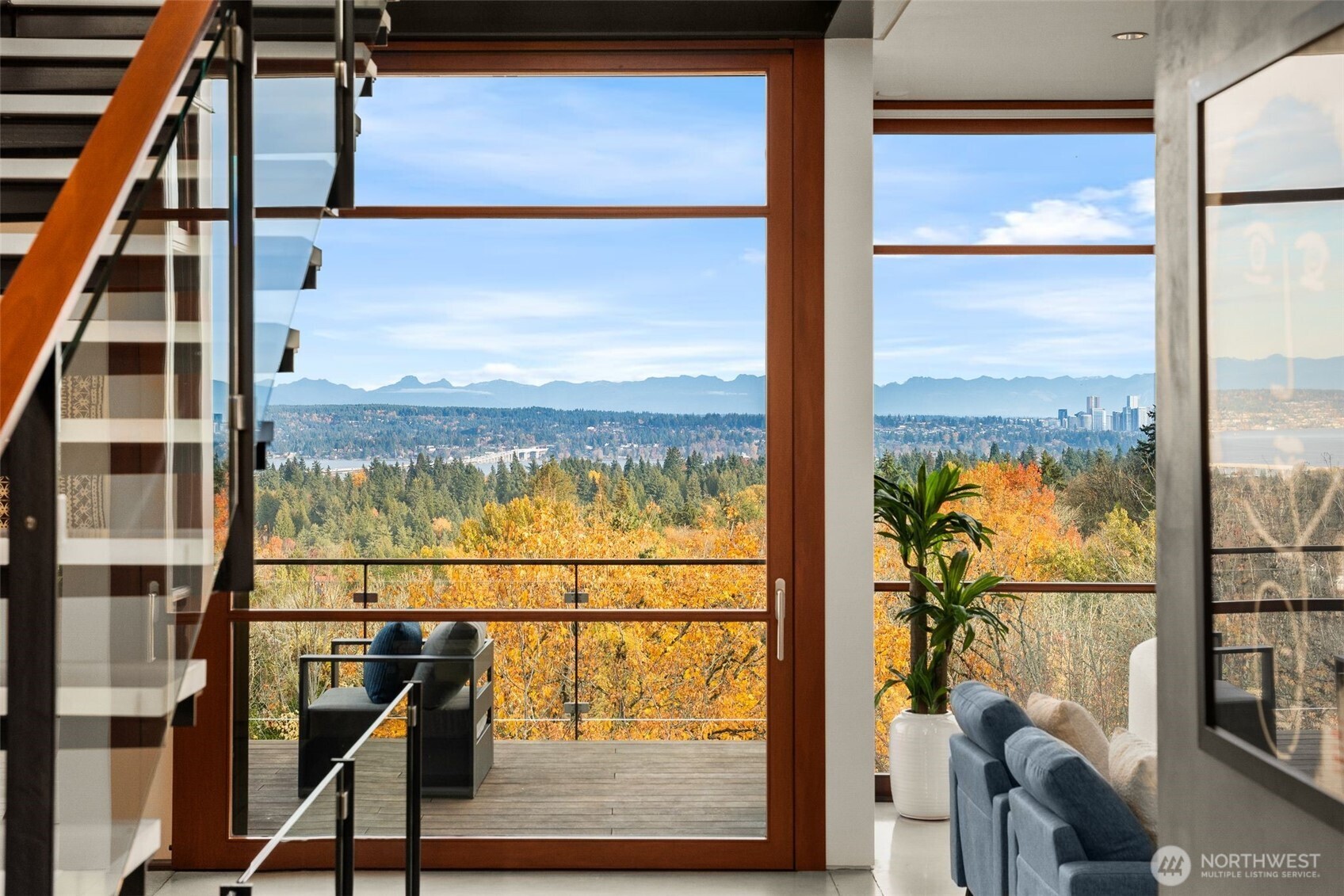 1527 East Howe Street Seattle, WA 98112 - Photo 5 of 40