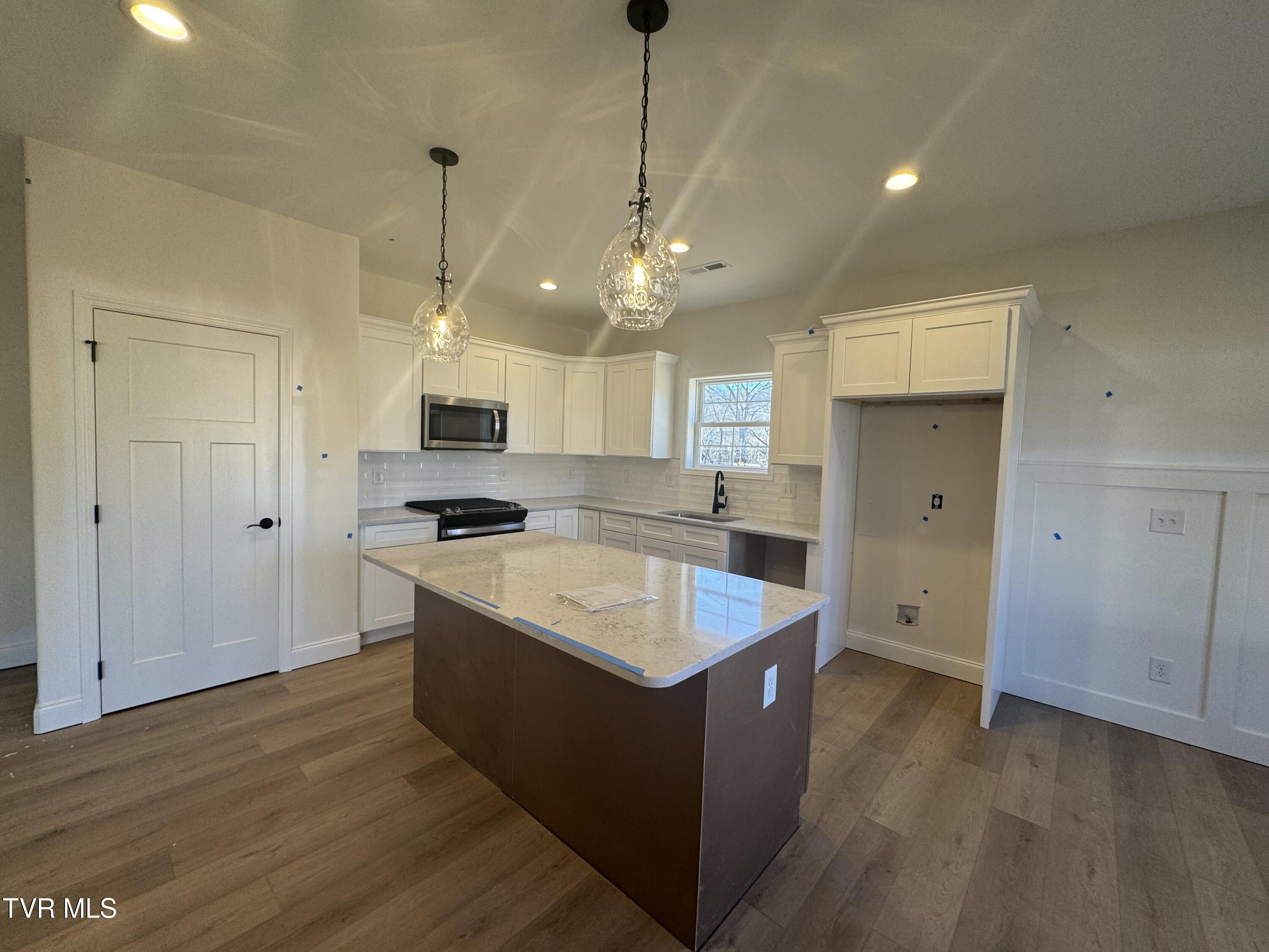 1209 Brown Road Erwin, TN 37650 - Photo 7 of 18 IMG_1759