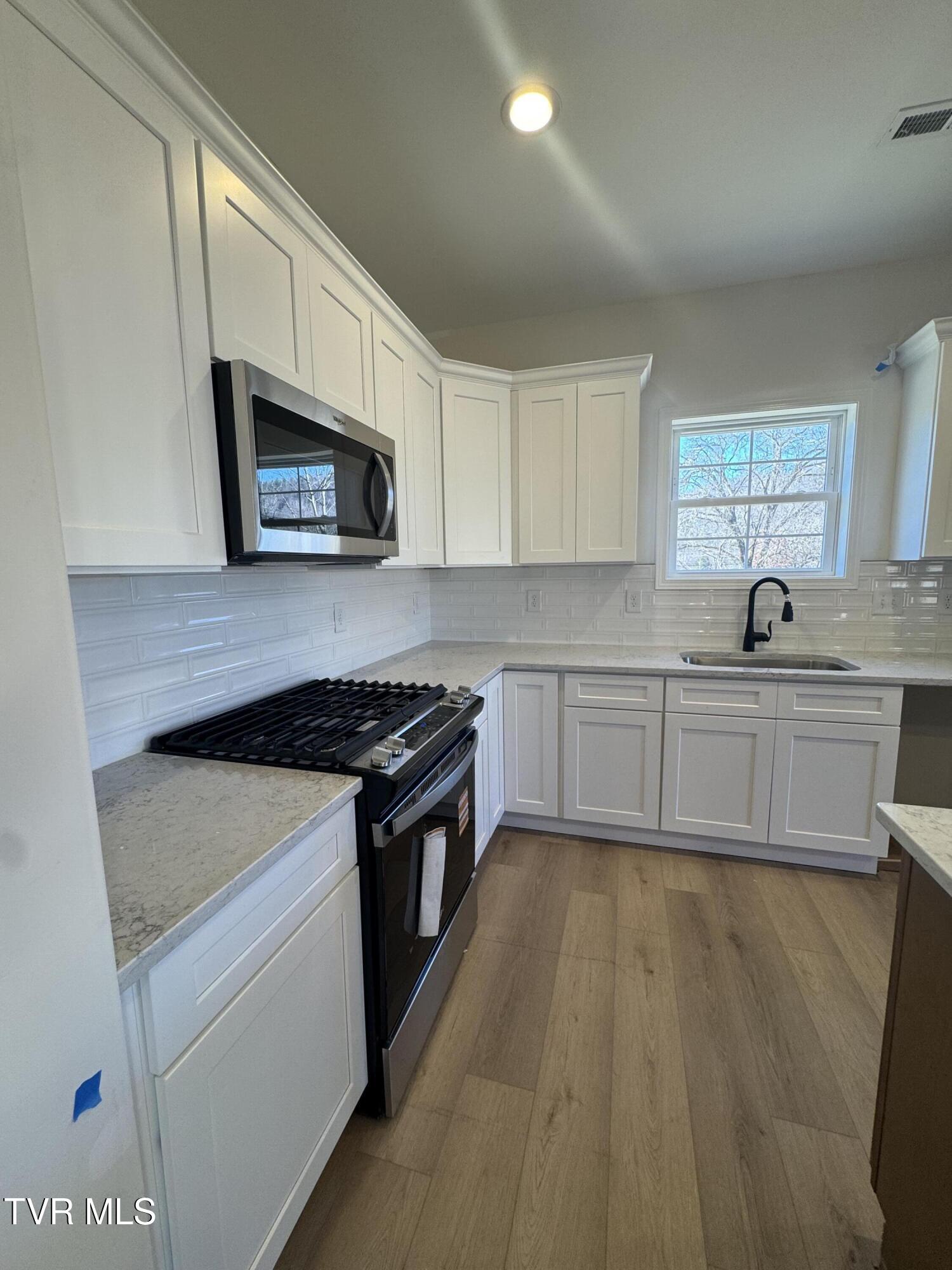 1209 Brown Road Erwin, TN 37650 - Photo 8 of 18 IMG_1766