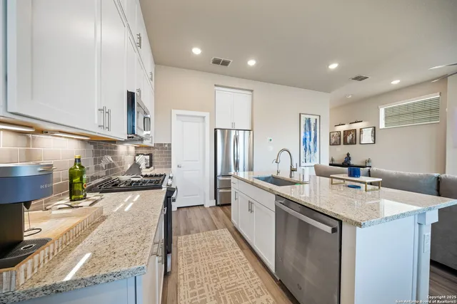 $2,135 | 8851 Oakland Road, Unit 18, San Antonio, TX 78240