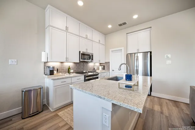 $2,135 | 8851 Oakland Road, Unit 18, San Antonio, TX 78240