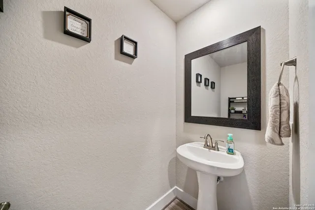 $2,135 | 8851 Oakland Road, Unit 18, San Antonio, TX 78240