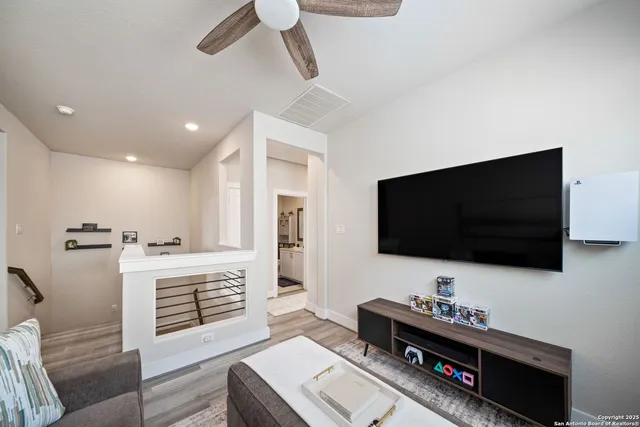 $2,135 | 8851 Oakland Road, Unit 18, San Antonio, TX 78240