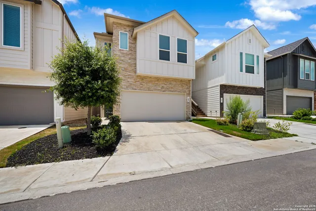 $2,135 | 8851 Oakland Road, Unit 18, San Antonio, TX 78240