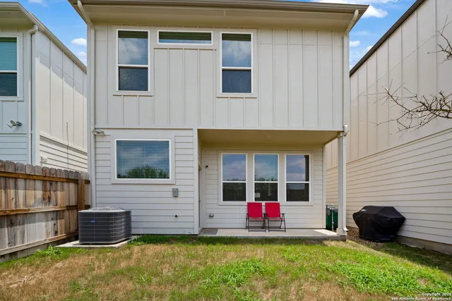 $2,135 | 8851 Oakland Road, Unit 18, San Antonio, TX 78240