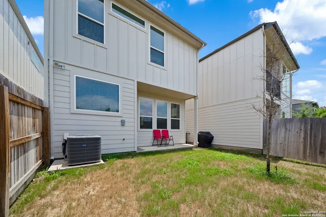 $2,135 | 8851 Oakland Road, Unit 18, San Antonio, TX 78240