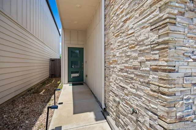 $2,135 | 8851 Oakland Road, Unit 18, San Antonio, TX 78240