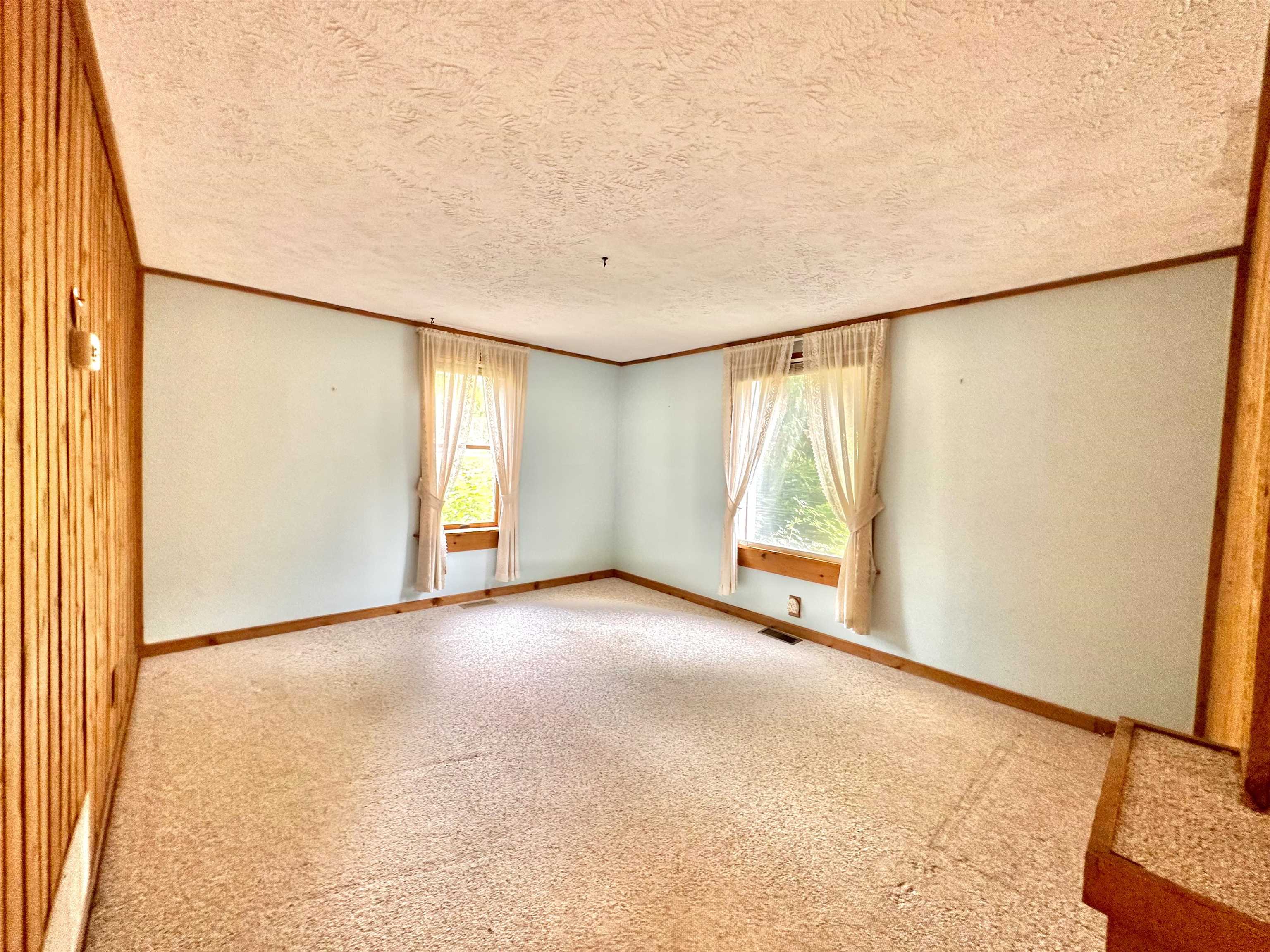 9067 East Lincoln Road Cedar, MI 49621 - Photo 5 of 20 1939786-40a0c285-969a-4e4b-8dd1-f8c02b5a2d64.JPG