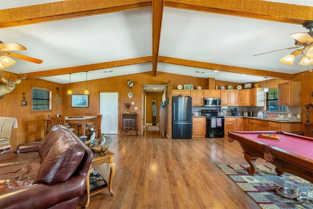 $4,967,200 | 817 Highway 59, George West, TX 78022