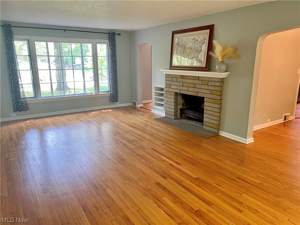 20899 Farnsleigh Road Beachwood, OH 44122 - Photo 7 of 17