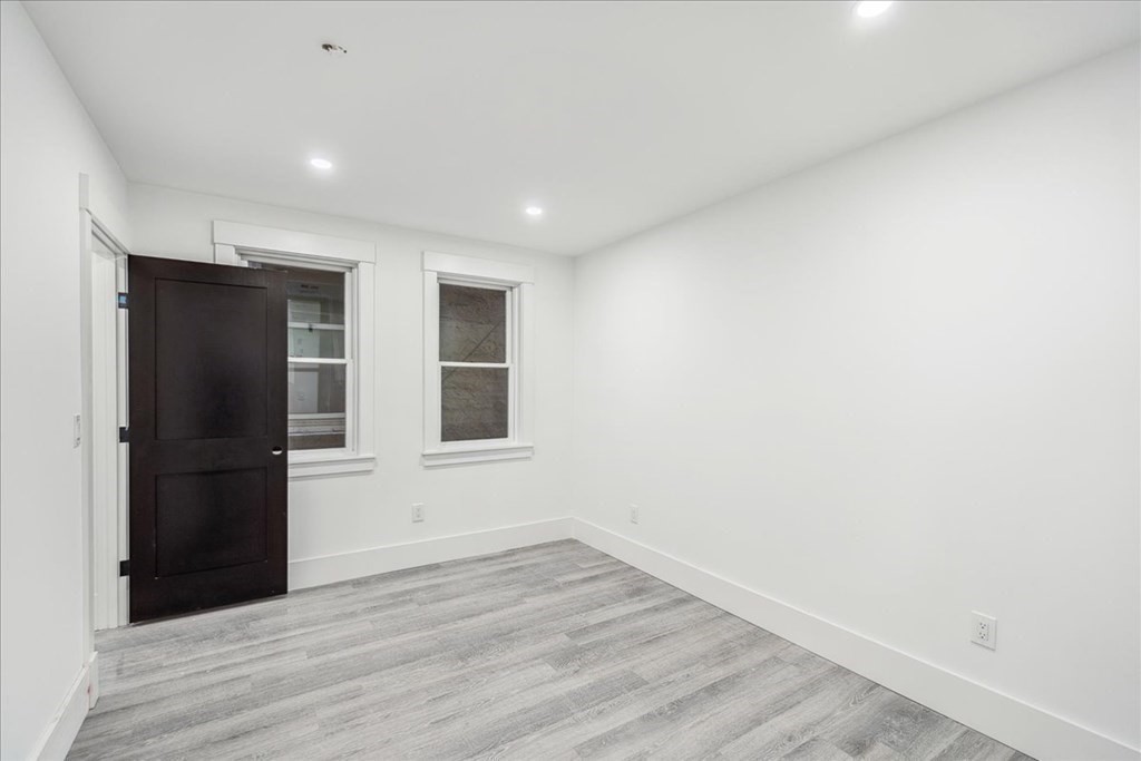 304 Sumner Street, Unit 4 Boston, MA 02128 - Photo 14 of 40