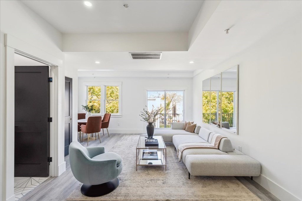 304 Sumner Street, Unit 4 Boston, MA 02128 - Photo 2 of 40