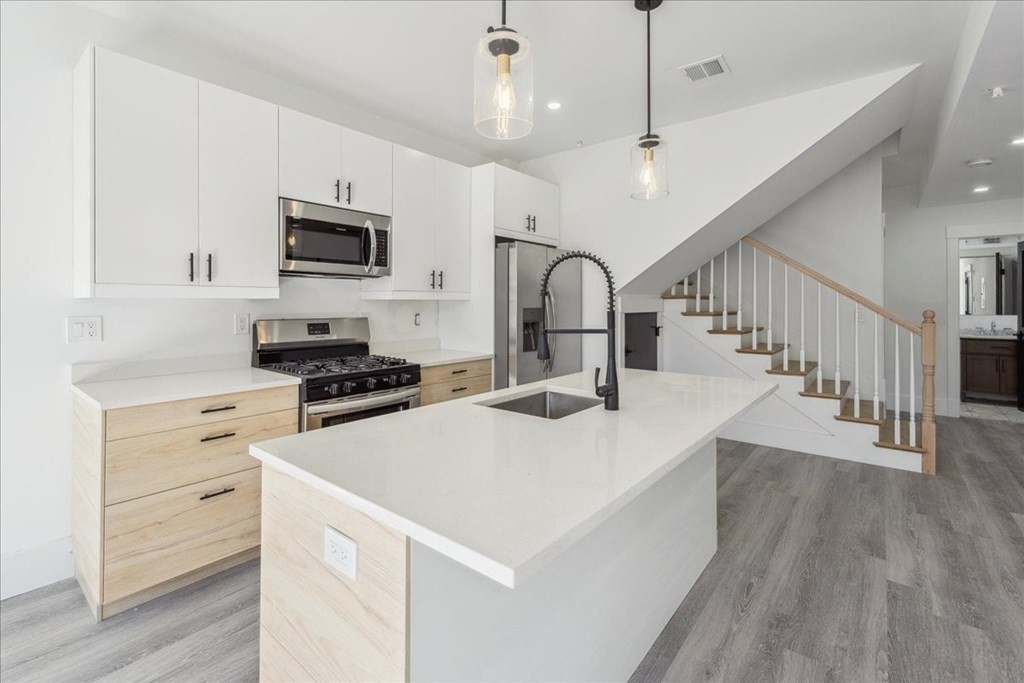 304 Sumner Street, Unit 4 Boston, MA 02128 - Photo 23 of 40