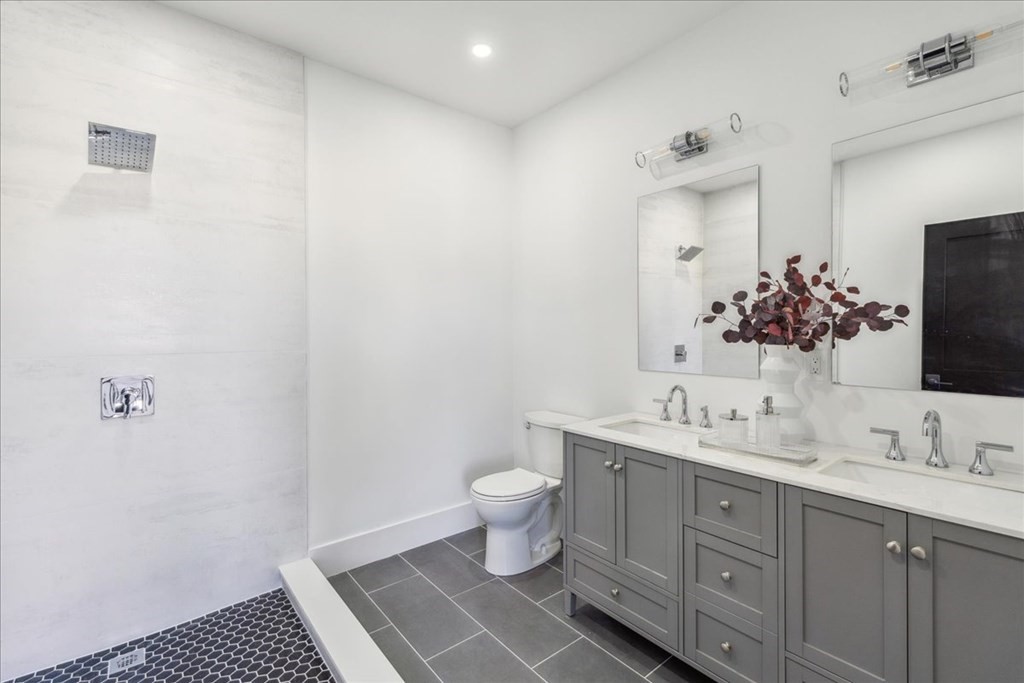 304 Sumner Street, Unit 4 Boston, MA 02128 - Photo 35 of 40