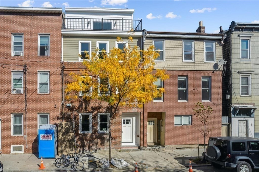 304 Sumner Street, Unit 4 Boston, MA 02128 - Photo 4 of 40