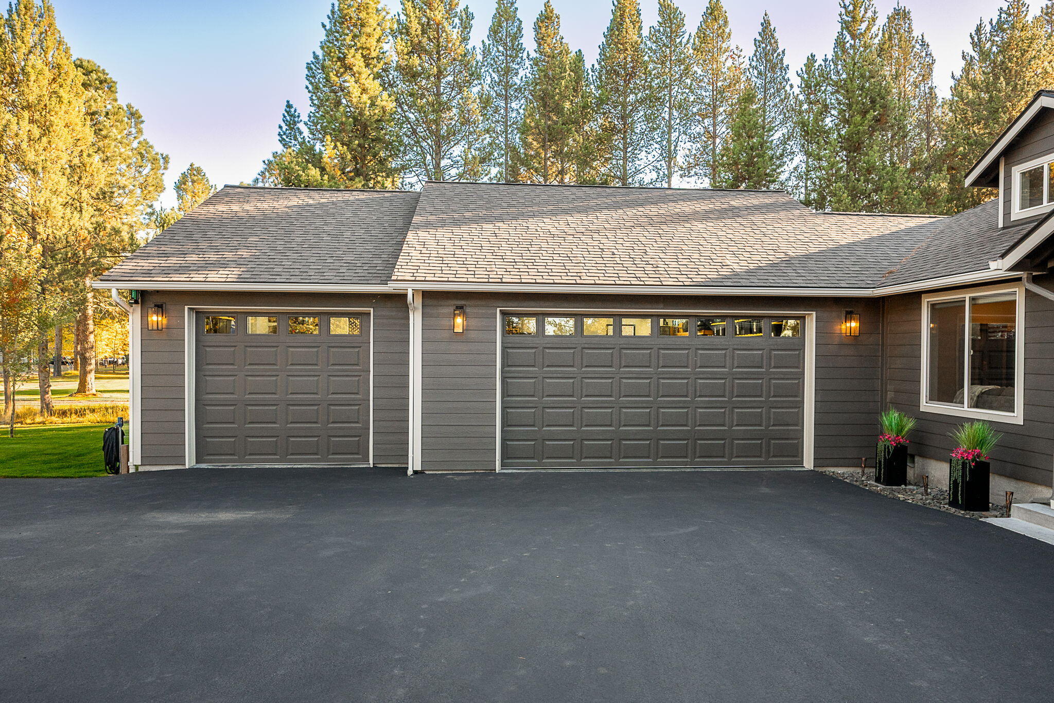 53845 Pine Grove Road La Pine, OR 97739 - Photo 30 of 53 3 Car Garage