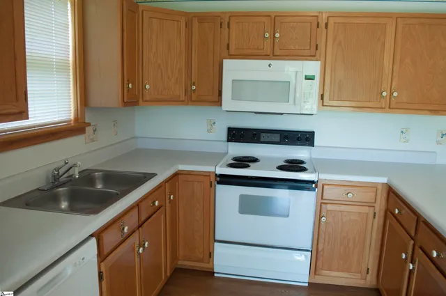 $359,900 | 7 Willow Wood Court, Taylors, SC 29687