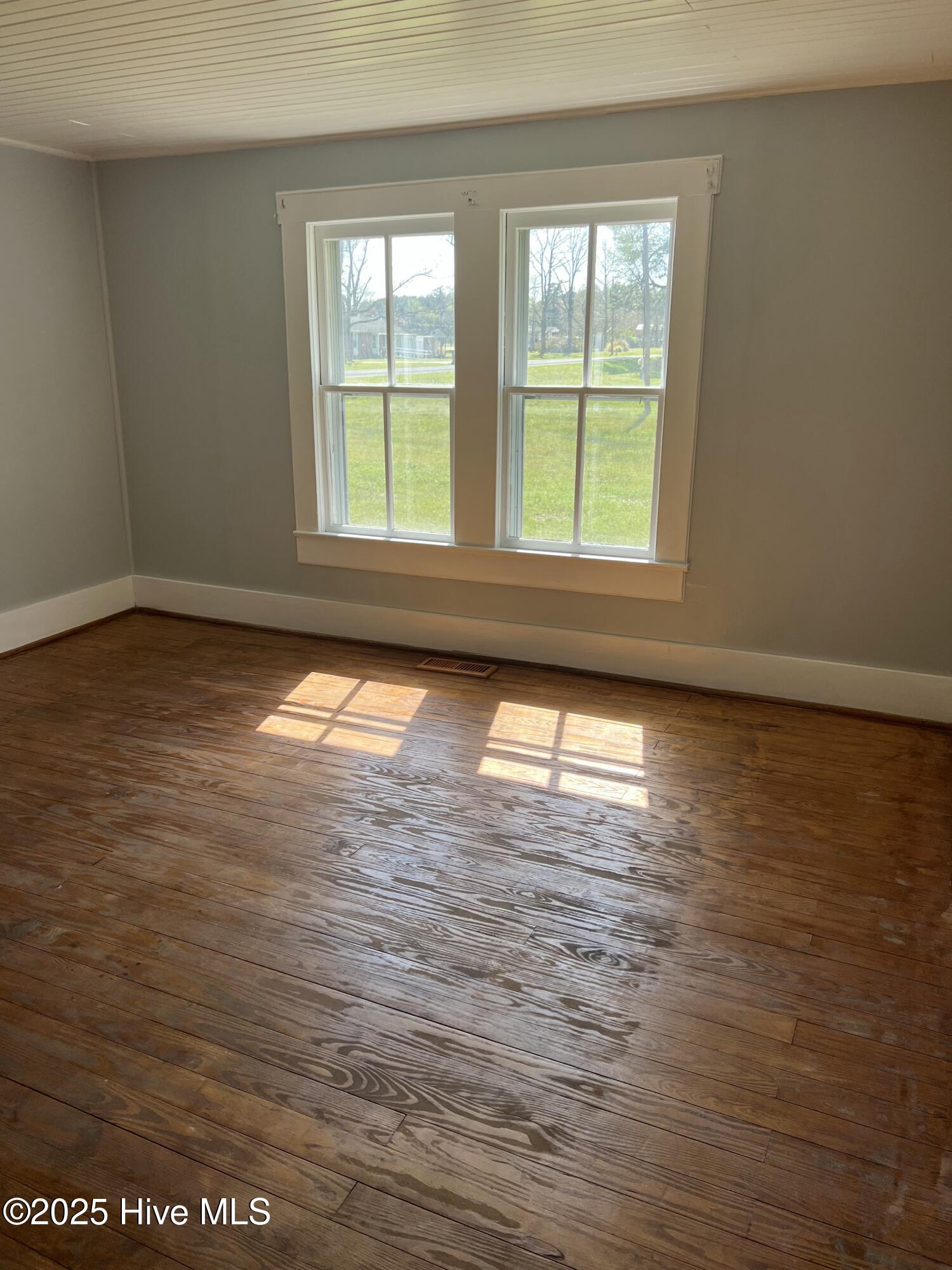 3550 Daughety White Road Kinston, NC 28501 - Photo 3 of 20 MASTER BEDROOM