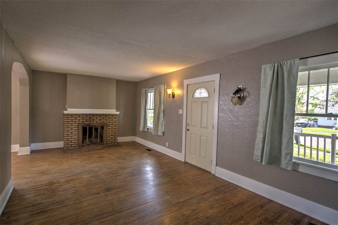 1336 Riverview Avenue Decatur, IL 62522 - Photo 3 of 22