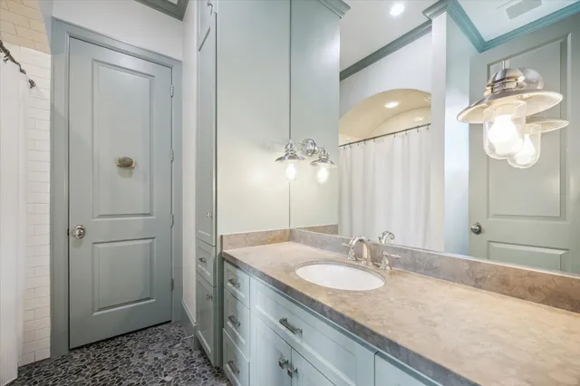 $2,395,000 | 6218 Burgoyne Road, Houston, TX 77057