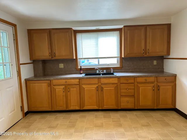 $1,250 | 67 East Columbus Avenue, Pittston, PA 18640