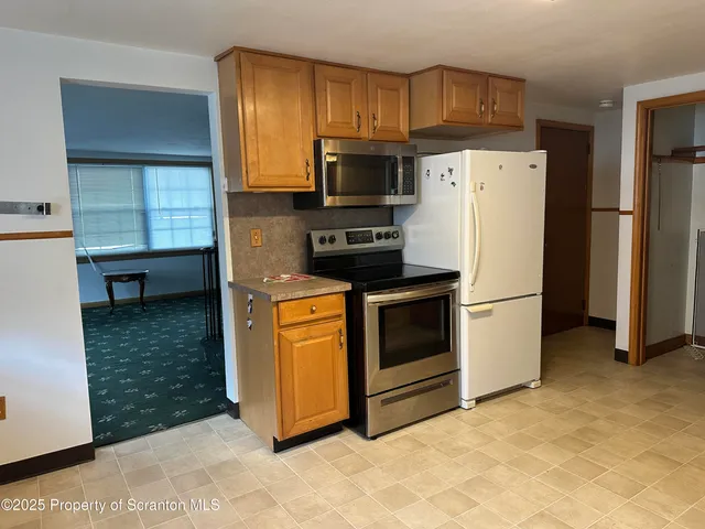 $1,250 | 67 East Columbus Avenue, Pittston, PA 18640