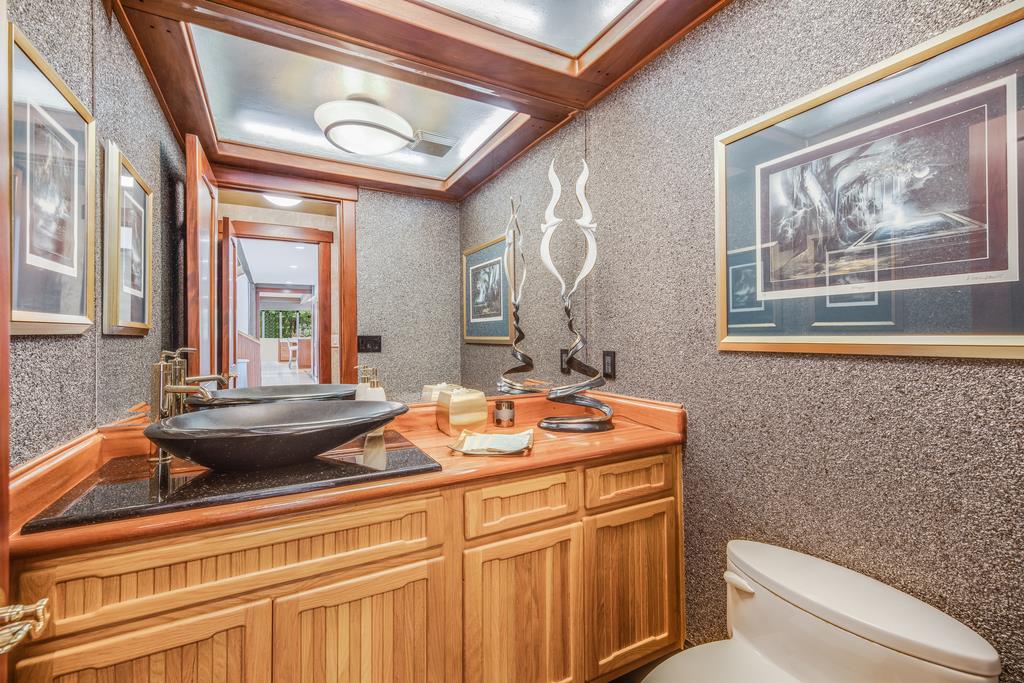 15915 Viewfield Road Monte Sereno, CA 95030 - Photo 12 of 32 Gallery Image 12