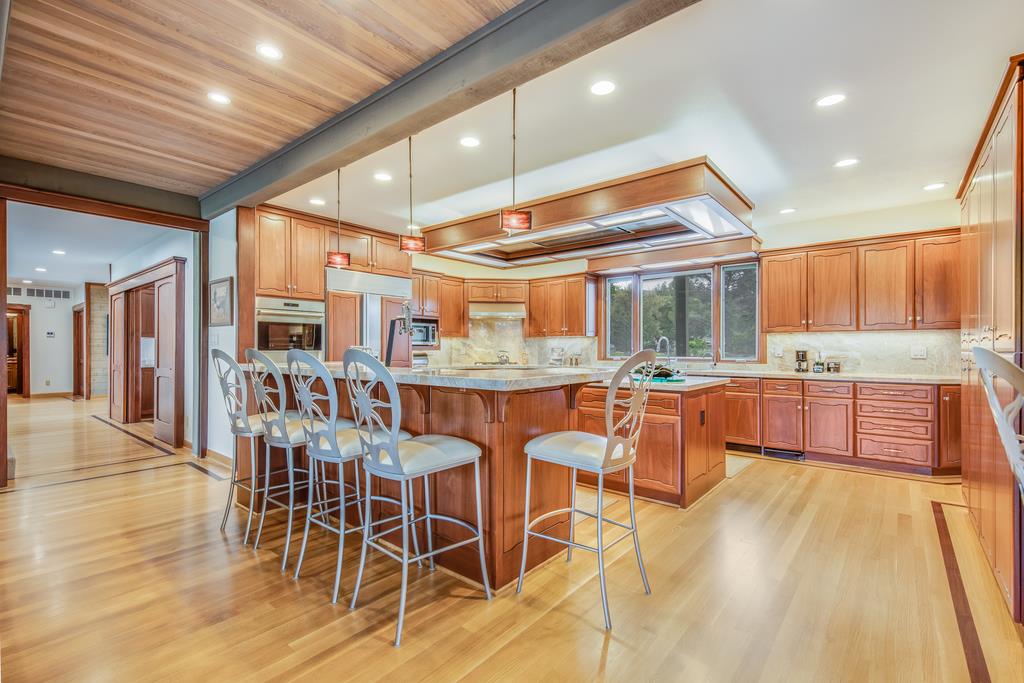 15915 Viewfield Road Monte Sereno, CA 95030 - Photo 14 of 32 Gallery Image 14