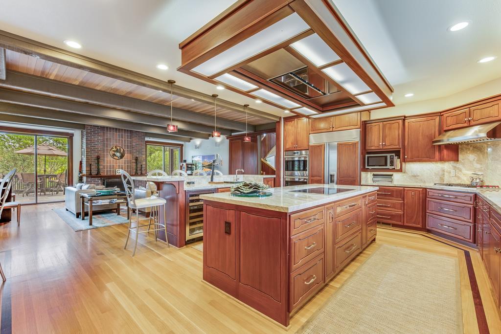 15915 Viewfield Road Monte Sereno, CA 95030 - Photo 15 of 32 Gallery Image 15