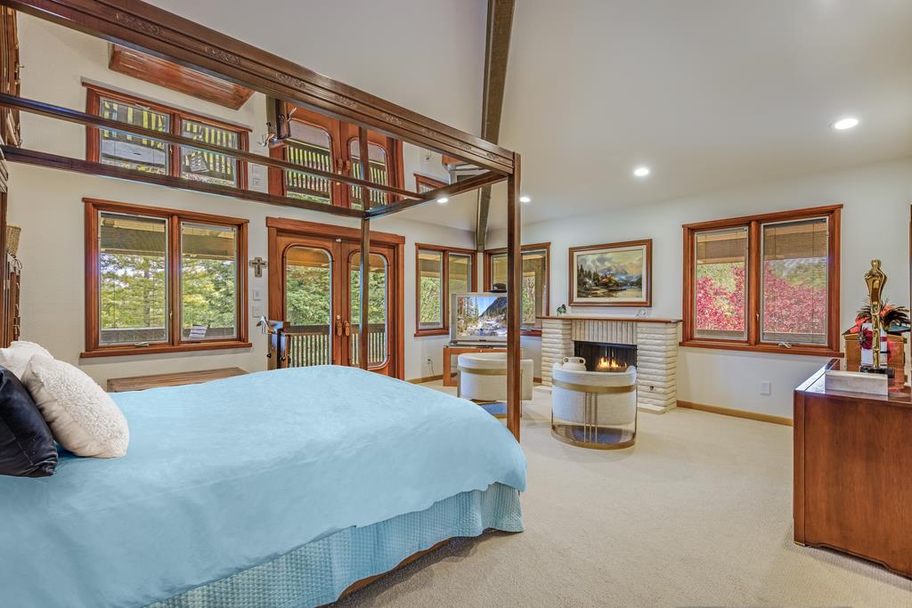 15915 Viewfield Road Monte Sereno, CA 95030 - Photo 18 of 32 Gallery Image 18