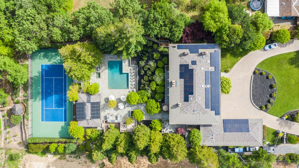 15915 Viewfield Road Monte Sereno, CA 95030 - Photo 4 of 32 Gallery Image 4