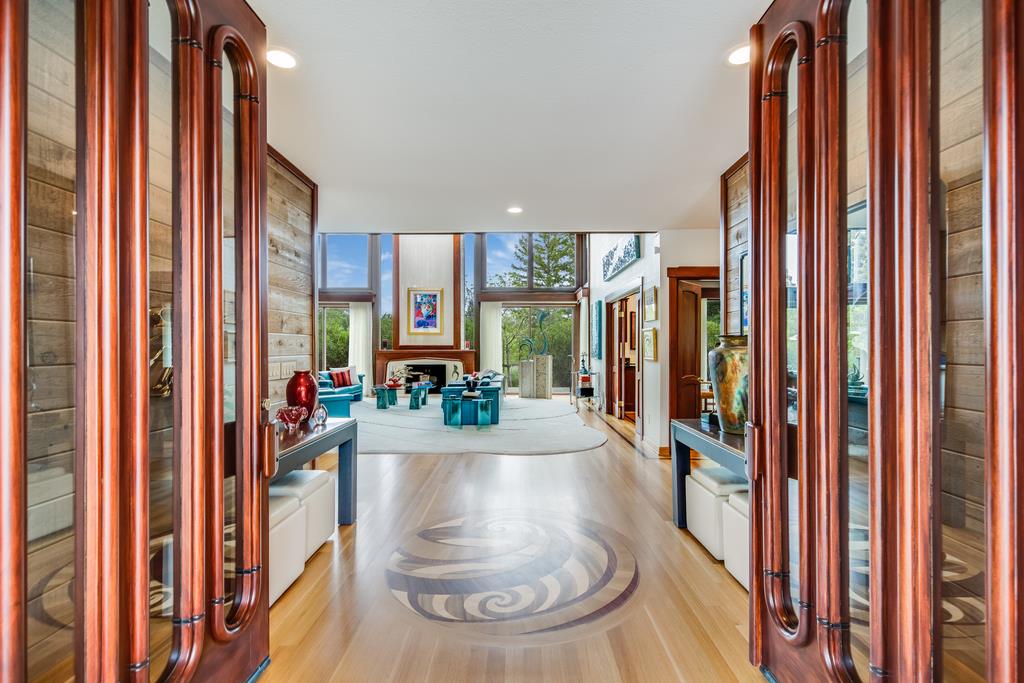 15915 Viewfield Road Monte Sereno, CA 95030 - Photo 6 of 32 Gallery Image 6