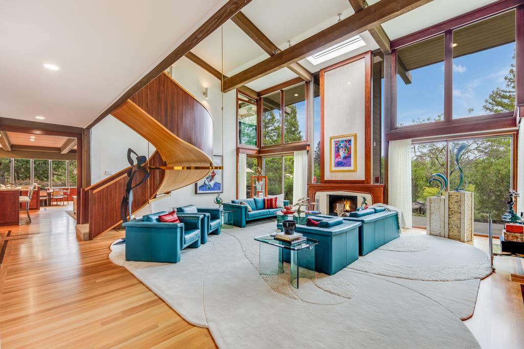 15915 Viewfield Road Monte Sereno, CA 95030 - Photo 8 of 32 Gallery Image 8