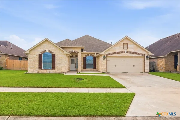 $419,900 | 115 Sandstone Court, Victoria, TX 77904