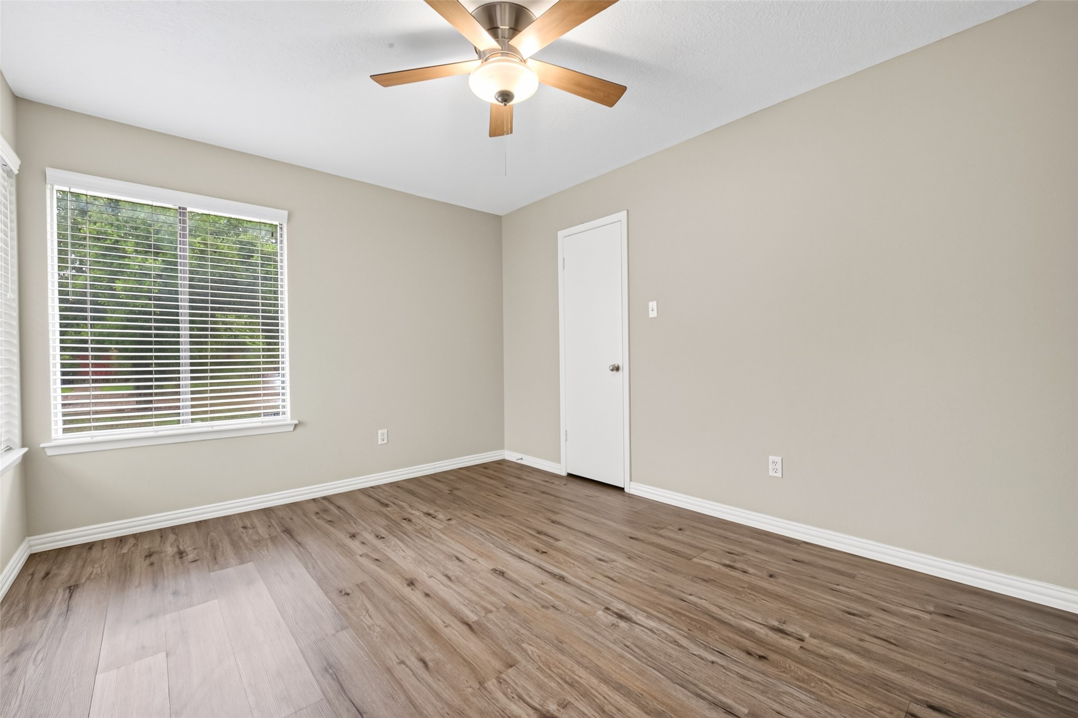6122 Sanford Road Houston, TX 77096 - Photo 32 of 49