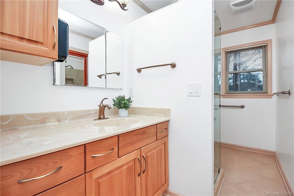 7201 Ridge Lane Road, Unit 10 Charlotte, NC 28262 - Photo 13 of 28 Gallery Image 13