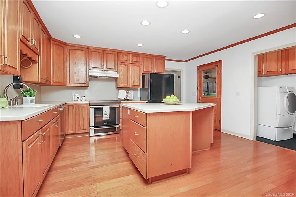 7201 Ridge Lane Road, Unit 10 Charlotte, NC 28262 - Photo 8 of 28 Gallery Image 8