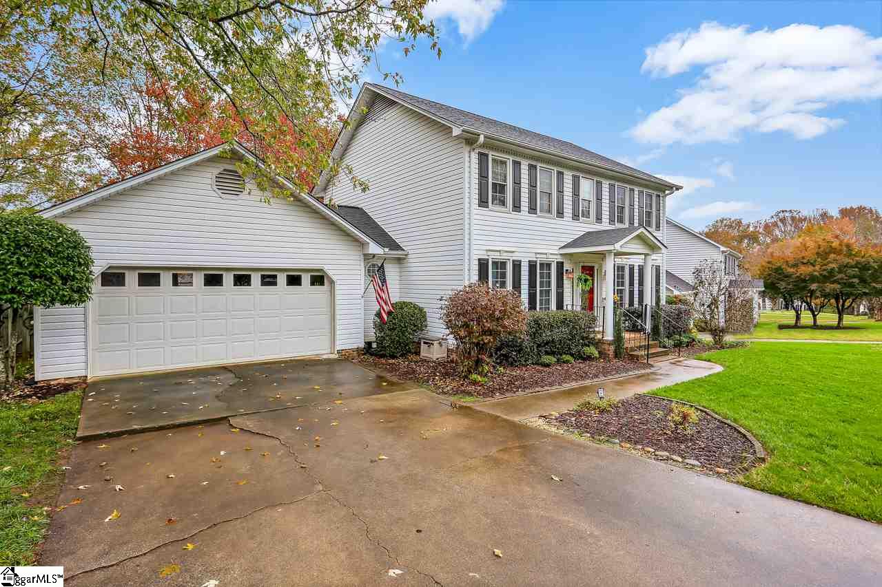 605 Spring Meadow Way Simpsonville, SC 29680 - Photo 3 of 36 Gallery Image 3