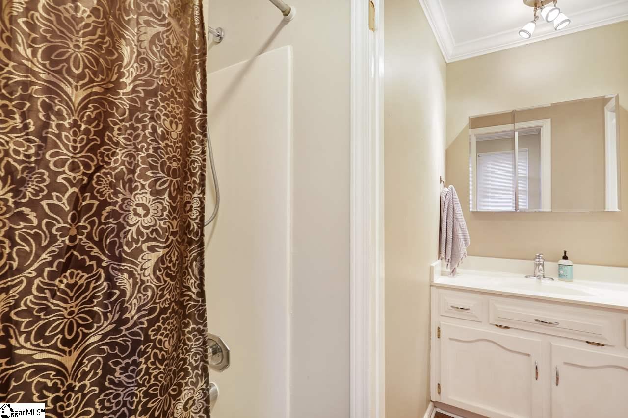 605 Spring Meadow Way Simpsonville, SC 29680 - Photo 23 of 36 Gallery Image 23