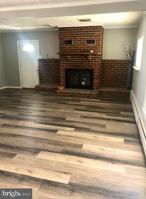 7914 Elizabeth Road Pasadena, MD 21122 - Photo 14 of 29 LIVING ROOM VIEW 2
