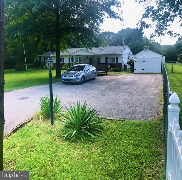 7914 Elizabeth Road Pasadena, MD 21122 - Photo 7 of 29 LARGE 4 CAR PLUS DRIVEWAY