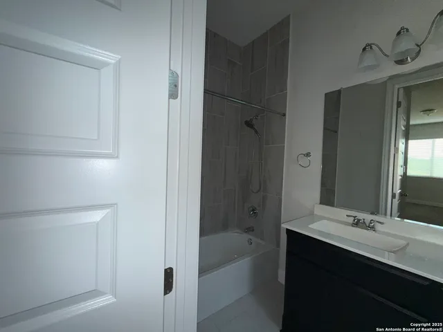 $2,895 | 27610 Falls Cove, Boerne, TX 78015