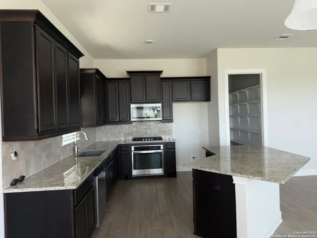 $2,895 | 27610 Falls Cove, Boerne, TX 78015