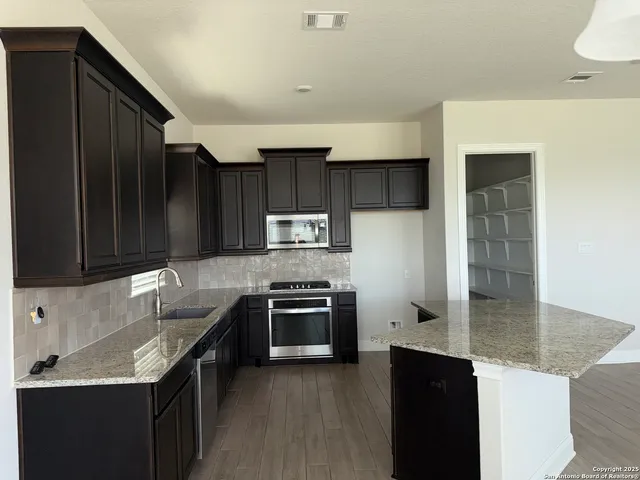 $2,895 | 27610 Falls Cove, Boerne, TX 78015