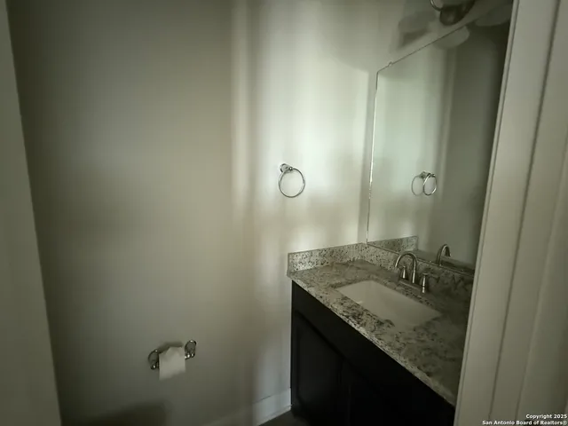 $2,895 | 27610 Falls Cove, Boerne, TX 78015