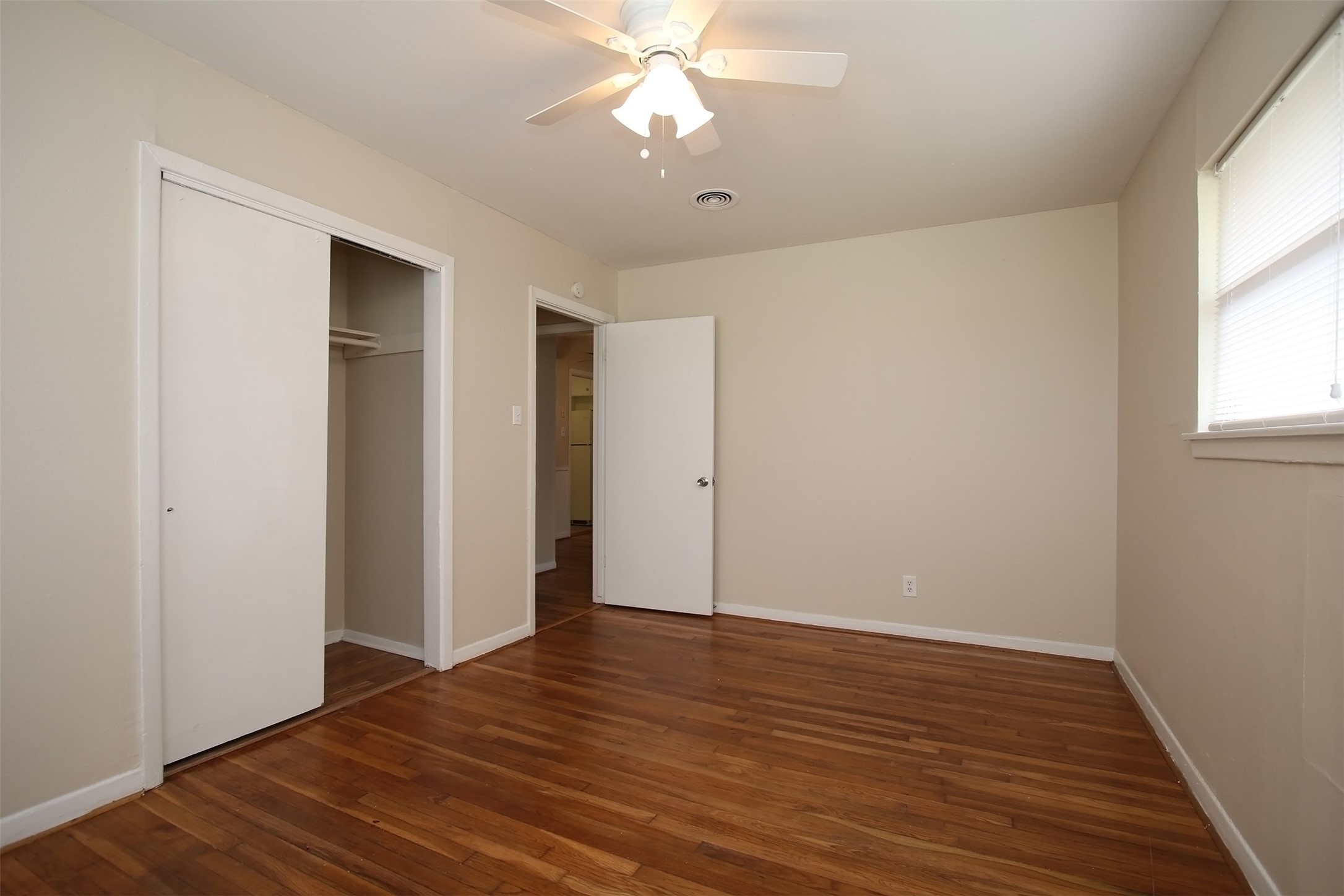 8715 Timberside Drive, Unit 4 Houston, TX 77025 - Photo 7 of 14