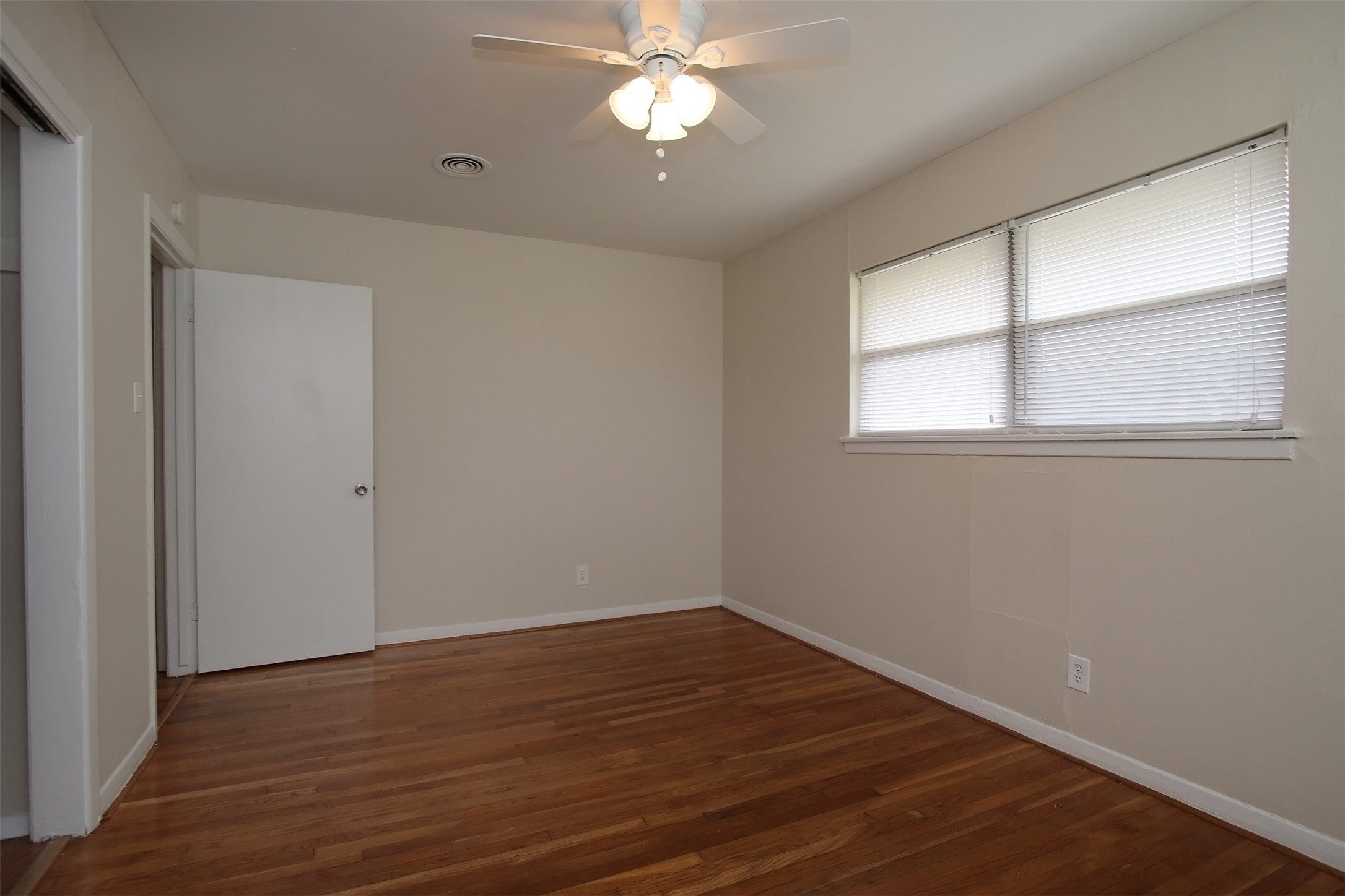 8715 Timberside Drive, Unit 4 Houston, TX 77025 - Photo 8 of 14