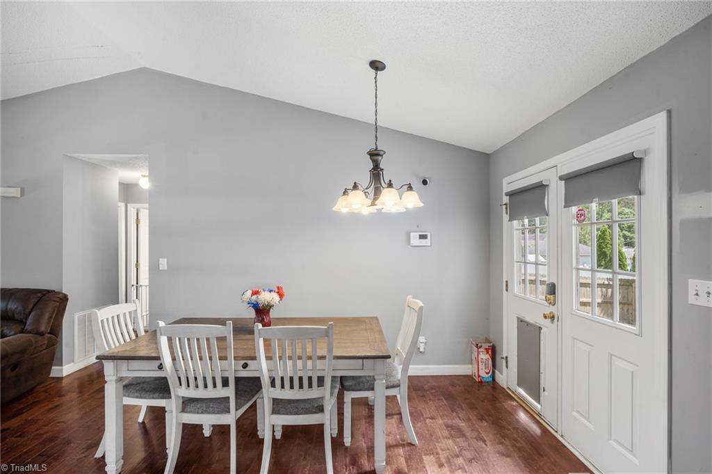 325 Jarrett Road Thomasville, NC 27360 - Photo 8 of 16 Gallery Image 8