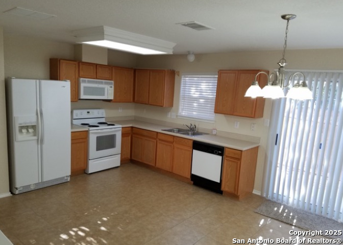 8130 Sandbar Point San Antonio, TX 78254 - Photo 7 of 22